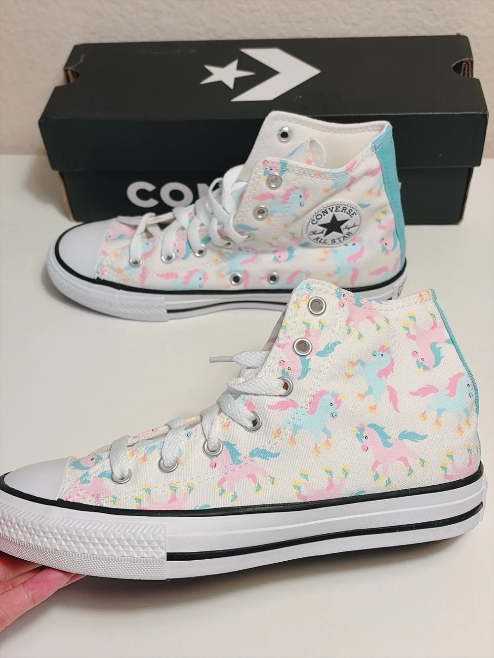 Converse Chuck Taylor All Star Unicorn High Top Junior Size 4 White Multi 669816
